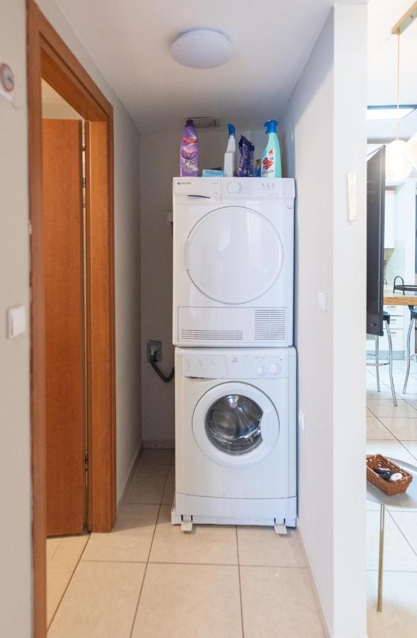 Mahane Yehuda Market Apartment Yerusalem Bagian luar foto